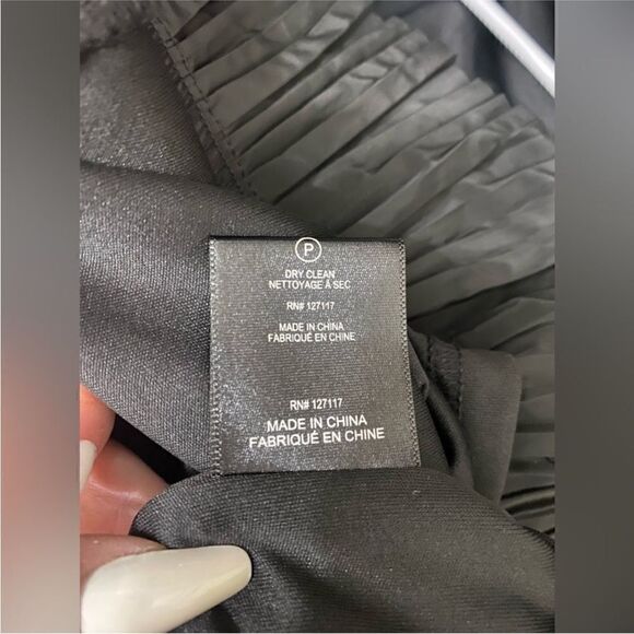 One33 Social NWT Pleated Ruffle Long Sleeve Cocktail Dress Black Size 8 - Picture 15 of 16